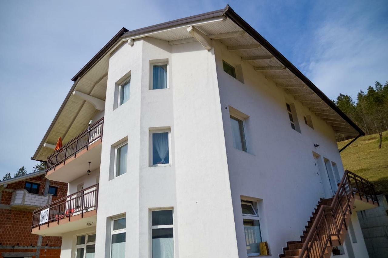 Guesthouse Marivo 야이체 외부 사진